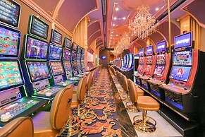 Les Ambassadeurs Hotel & Casino