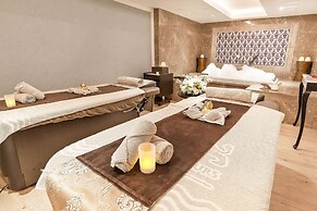 Les Ambassadeurs Hotel & Casino