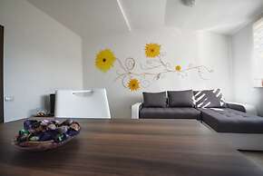 Apartments with Shared Pool Bertetic