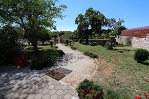 Apartments with Shared Pool Bertetic