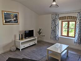 Apartments with Shared Pool Bertetic