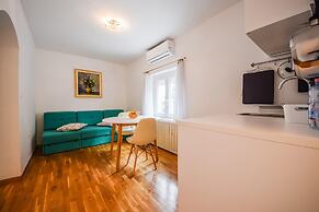 Kavon Apartments