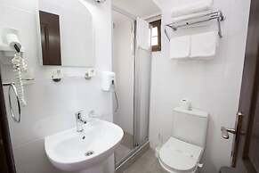 White Pearl Hotel
