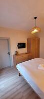 Avenue Hotel