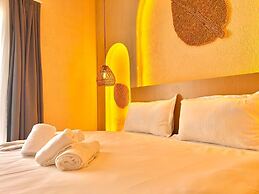 Avenue Hotel