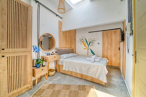 Avenue Hotel