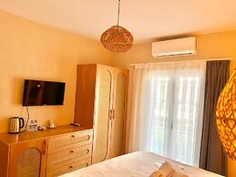 Avenue Hotel