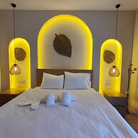 Avenue Hotel