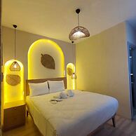 Avenue Hotel
