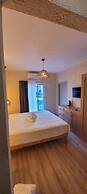 Avenue Hotel