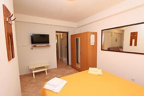 Apartments Lara