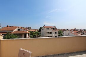 Apartments Lora