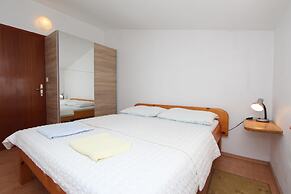 Apartments Lora