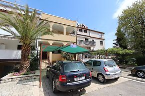 Apartments Lora