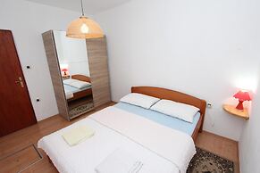 Apartments Lora