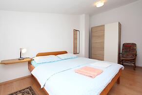 Apartments Lora