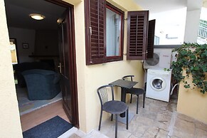 Apartments Lora