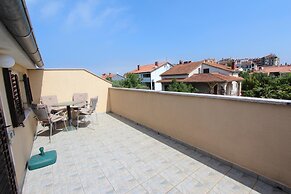 Apartments Lora