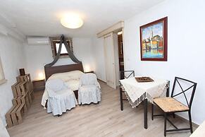 Apartments with Shared Pool Midea 2