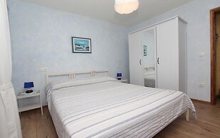 Apartments with Shared Pool Midea 2