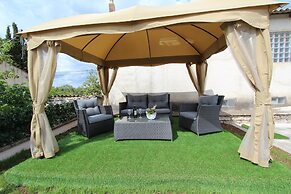 Apartments with Shared Pool Midea 2