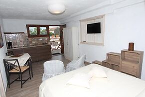 Apartments with Shared Pool Midea 2