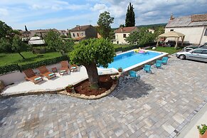 Apartments with Shared Pool Midea 2