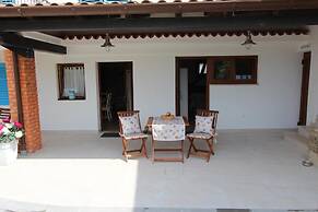 Apartments with Shared Pool Midea 2