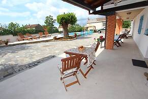 Apartments with Shared Pool Midea 2