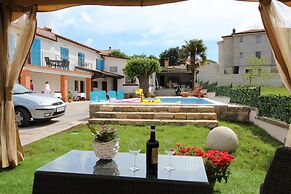 Apartments with Shared Pool Midea 2
