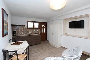 Apartments with Shared Pool Midea 2