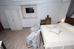 Apartments with Shared Pool Midea 2