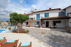 Apartments with Shared Pool Midea 2