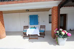 Apartments with Shared Pool Midea 2