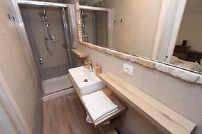 Apartments with Shared Pool Midea 2