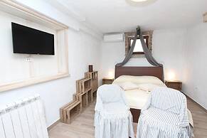Apartments with Shared Pool Midea 2