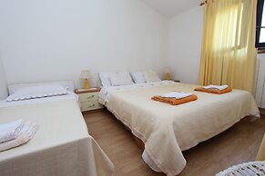 Apartments Milena