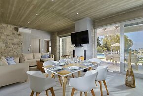 Kouros Villa