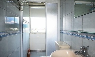 Warm House Hostel