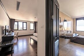 Aaron Vientiane Hotel