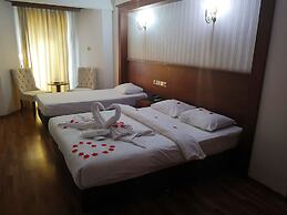 Grand Center Boutique Hotel