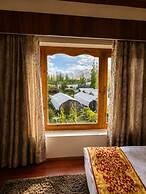 Hotel Nubra Delight and Camps