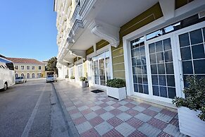 Alis Hotel