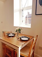 BlueOne Serviced Apartments-Sandon House
