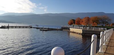 Lake View House