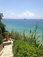 Beach Front Villa with Private 50m Path to Secluded Beach
