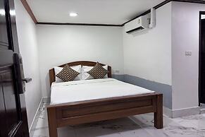 Papa Ji Hotel and Restaurant