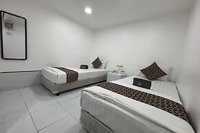 Papa Ji Hotel and Restaurant