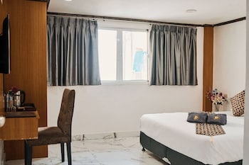 Papa Ji Hotel and Restaurant