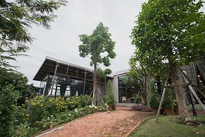 Thanburi Resort